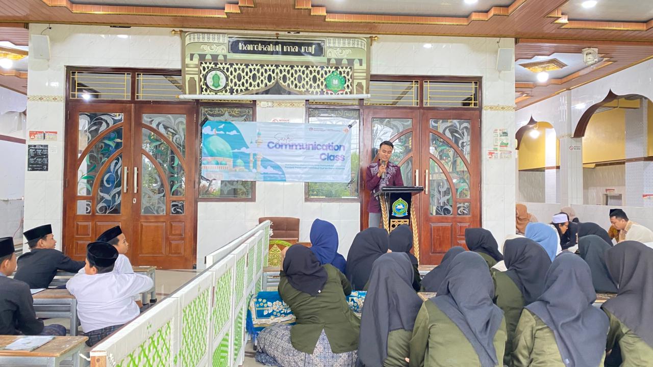 Prodi Ilmu Komunikasi Hadirkan Pelatihan Public Speaking untuk Santri, Dorong Peningkatan Soft Skill Dakwah dan Semangat Hafalan Qur’an